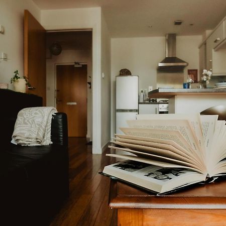 Lovely Bohemian Apartment In Heart Of City Life Glasgow Buitenkant foto